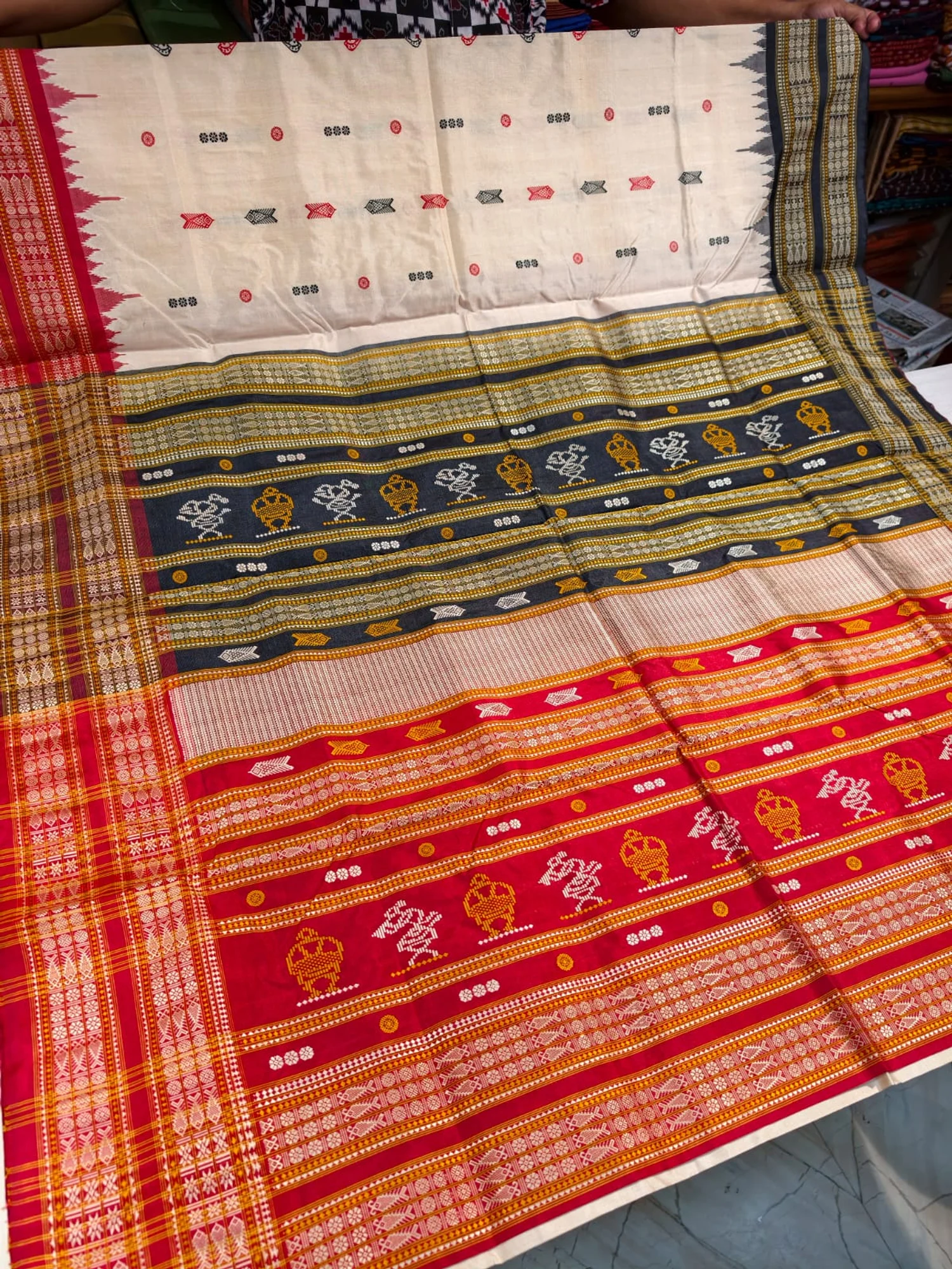 Sambalpuri Phoda Kumbha Tussar Silk Exclusive Saree with Blouse Piece view 2