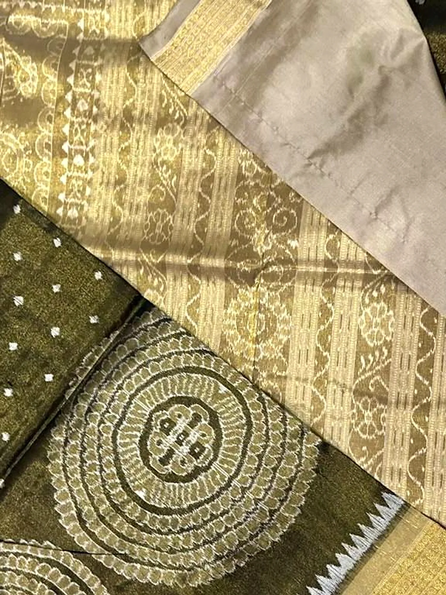 Sambalpuri Handloom Full Tissue Silver Silk Saree with Blouse Piece view 5
